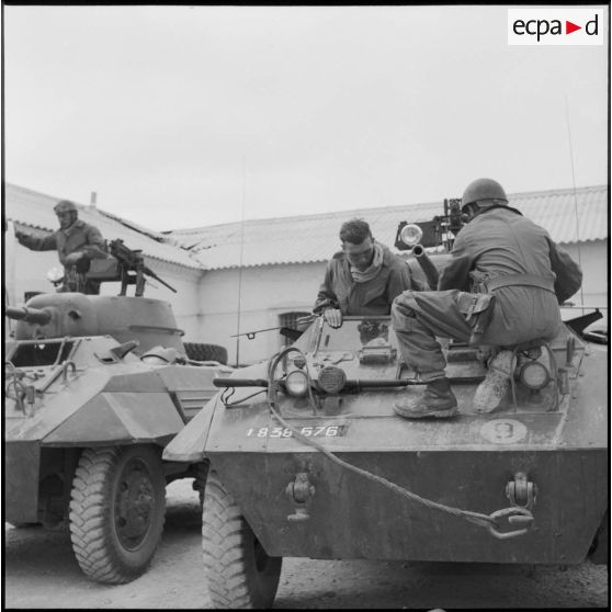 Opération avec les blindés du 4e escadron du 2e groupe (4-2) de gendarmerie mobile de Djelfa.