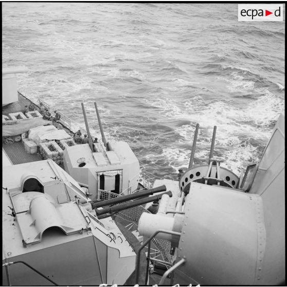 L'artillerie antiaérienne du cuirassé Jean Bart.