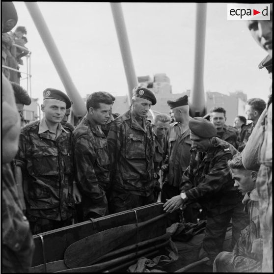 Les moniteurs du 1er REP à bord du cuirassé Jean Bart.