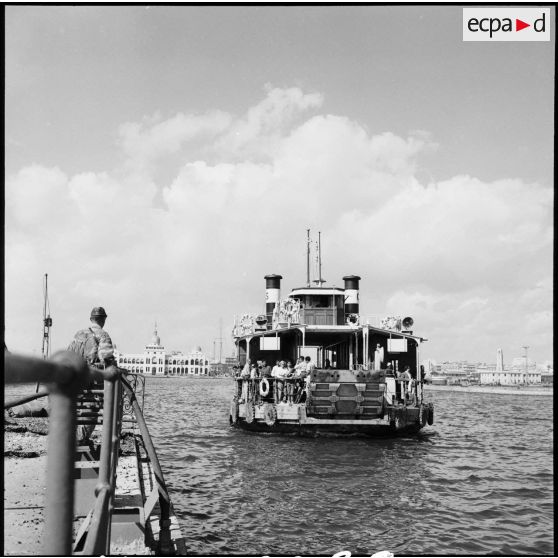 Le ferry assurant la traversée du canal de Suez entre Port-Saïd et Port-Fouad.