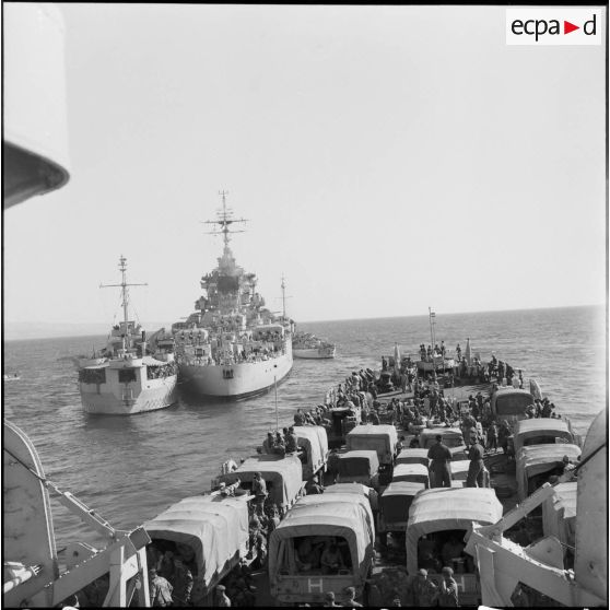 Le LST Laïta au large de Limassol (Chypre).