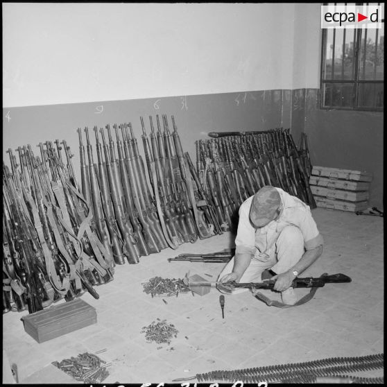 La récupération d'armement égyptien par le 2e RPC (régiment de parachutistes coloniaux) après le cessez-le-feu.