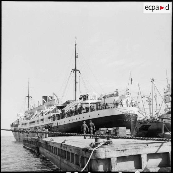 Le paquebot  Sampiero Corso à destination de Marseille.