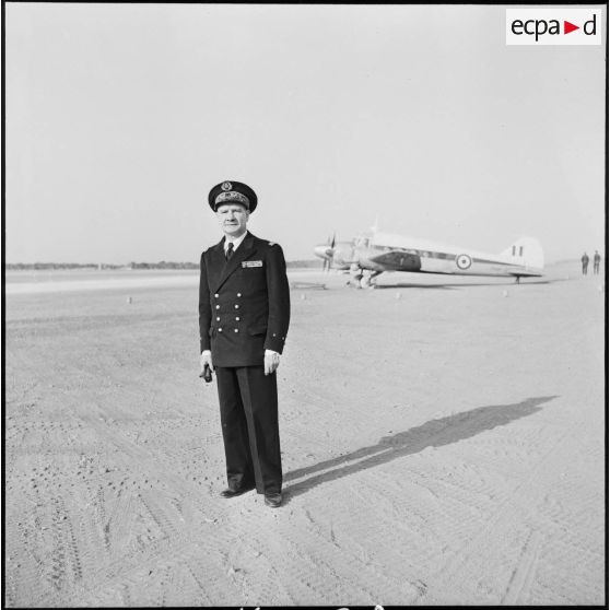 Le contre-amiral Barrière à Chypre.