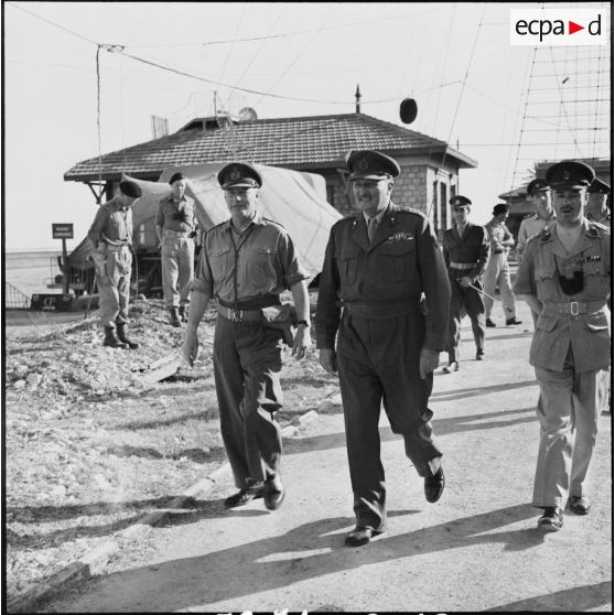 Le général Keightley visite El Cap.