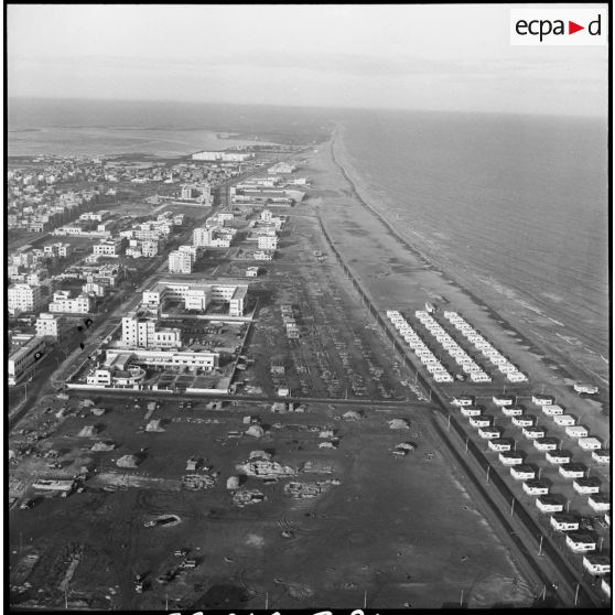 La ville de Port-Saïd : le Lido et ses cabines de bains.