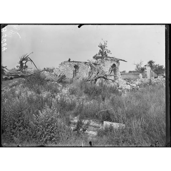 Crapeaumesnil (Oise). L'église. [légende d'origine]