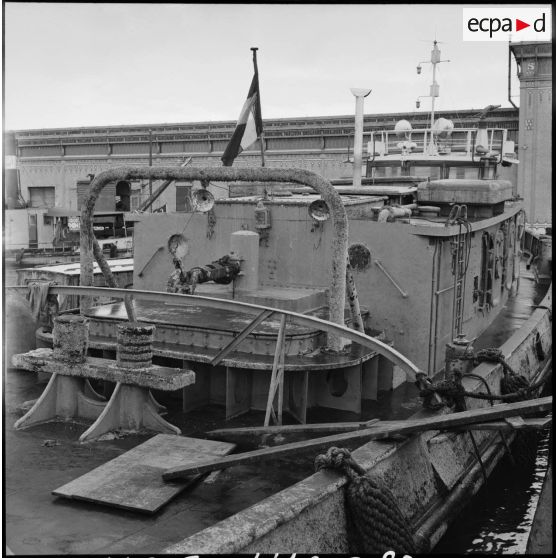 Le remorqueur Bassel renfloué par la Marine nationale à Port-Fouad.