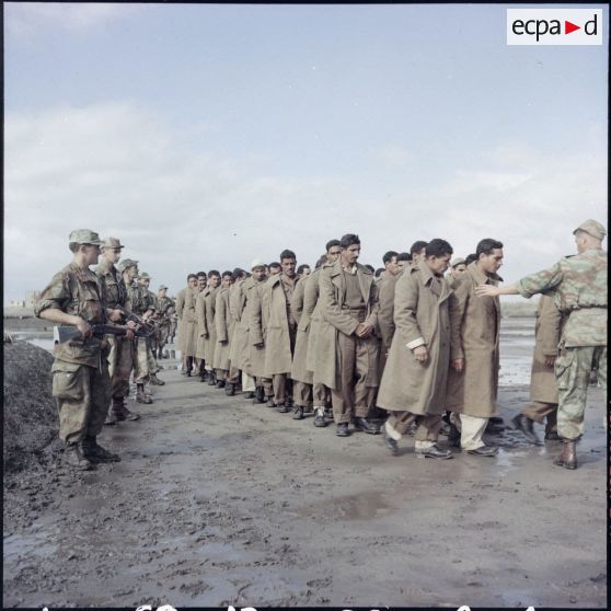Prisonniers égyptiens à Port-Fouad.