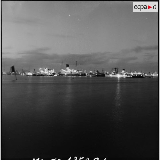 L'entrée du canal de Suez à Port-Saïd.