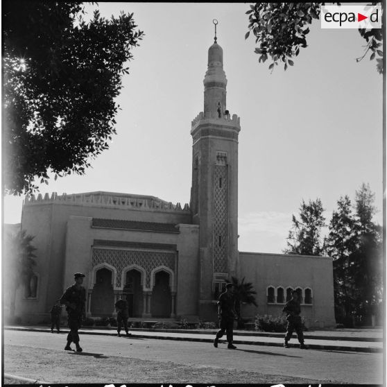 Une dernière patrouille du 2e RPC à Port-Fouad.
