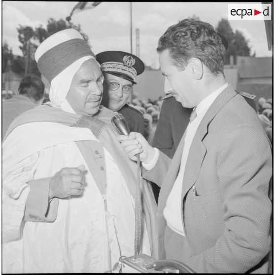 Interview de M. Medani Hidjidi à la suite d'une cérémonie à Boghari.