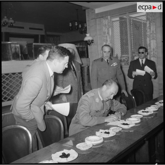 Séance de dédicace à l'hôtel Aletti.