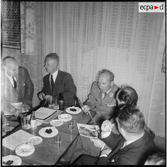 Séance de dédicace à l'hôtel Aletti.