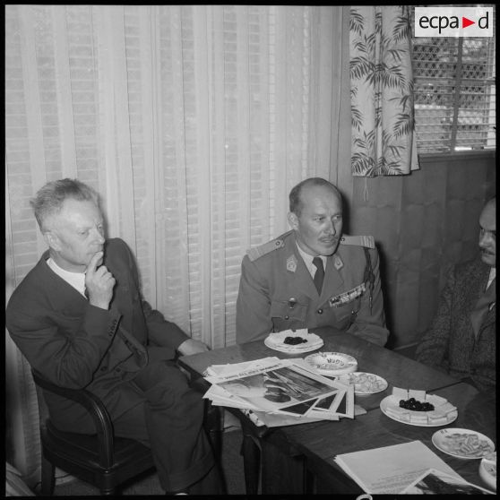 Séance de dédicace à l'hôtel Aletti.