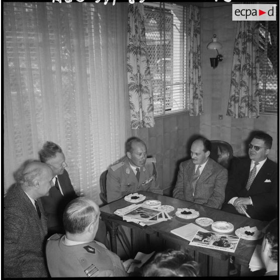 Séance de dédicace à l'hôtel Aletti.