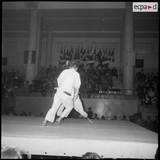 Combat de judo en Algérie.