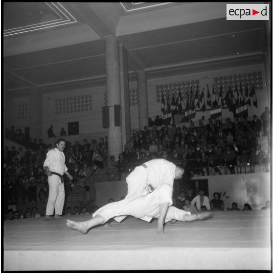 Combat de judo en Algérie.