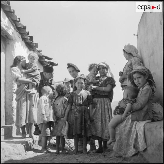 Dans un village de Kabylie.