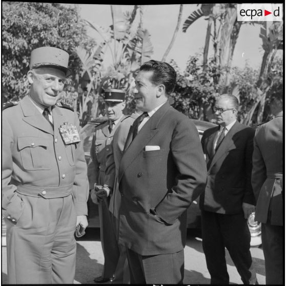 Accueil de M. Coulon à l'hôpital Maillot d'Alger.