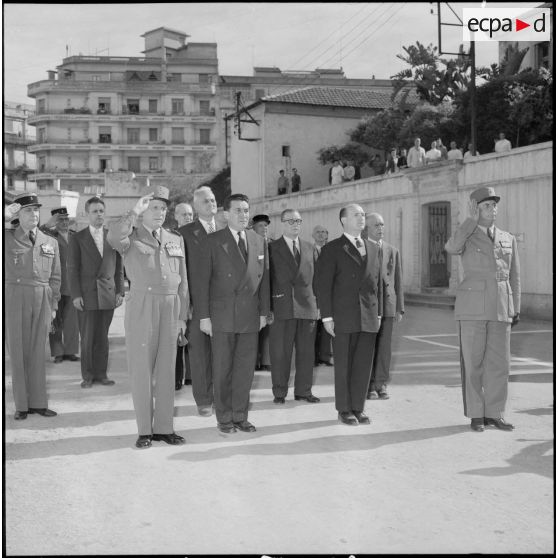 La délégation des officiels à l'hôpital Maillot d'Alger.