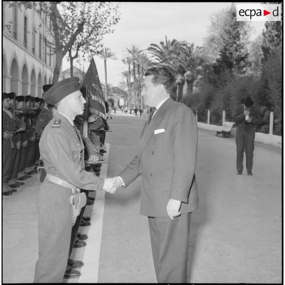 M. Coulon, député maire de Vichy, Alger.