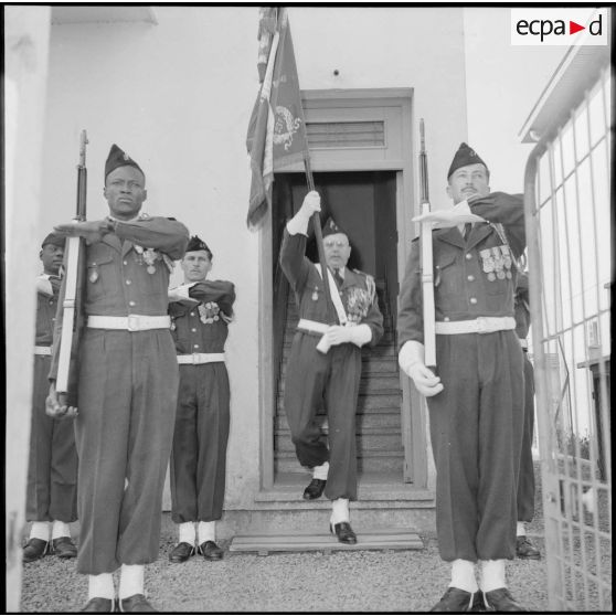 Le drapeau du 23e RIC (23e régiment d'infanterie coloniale).