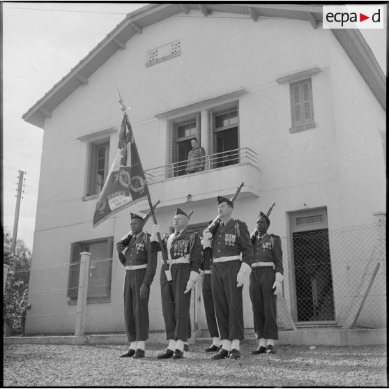 Le drapeau du 23e RIC (23e régiment d'infanterie coloniale).
