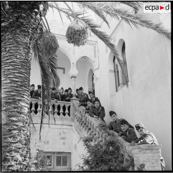 Les appelés se rendent au PC du 1/23e RIC.