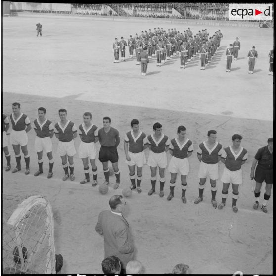 L'équipe du Stade de Reims au stade Eugène d'Alger.