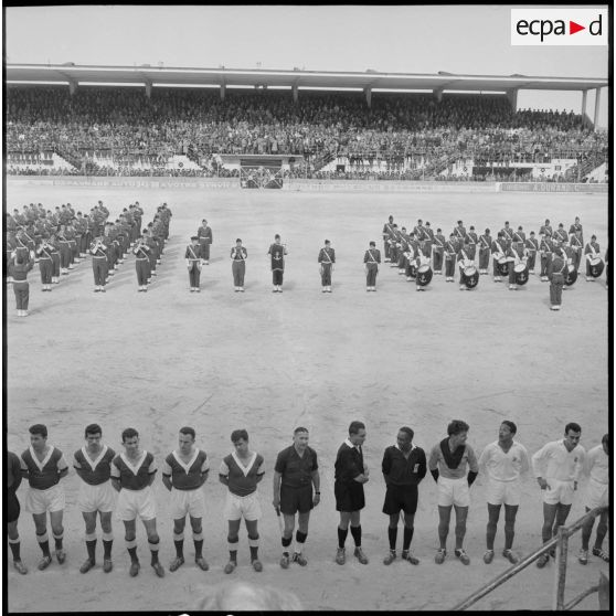 Vue d'ensemble des équipes de Reims et de El Biar, Alger.