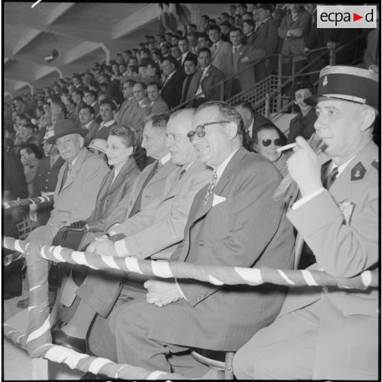 La tribune des officiels du stade Saint Eugène d'Alger.
