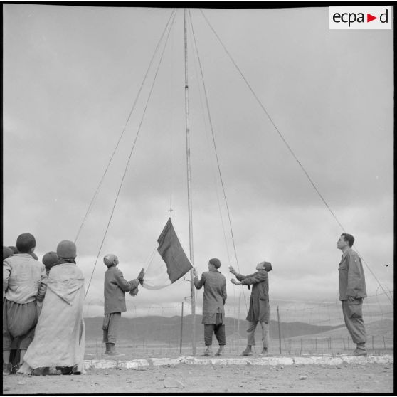 Lever des couleurs à l'école de Bou Akhal.