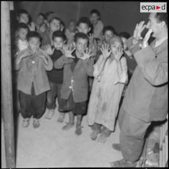 Chorale de l'école de Bou Akhal.