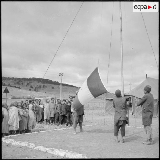 Lever des couleurs à l'école de Bou Akhal.