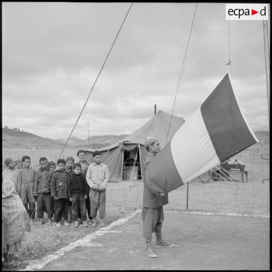 Lever des couleurs à l'école de Bou Akhal.