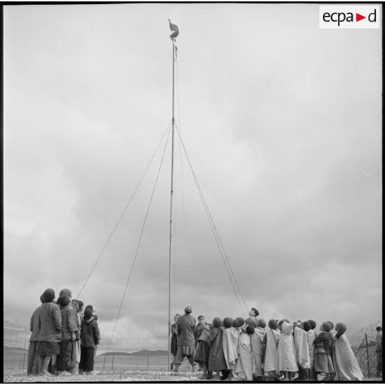 Lever des couleurs à l'école de Bou Akhal.