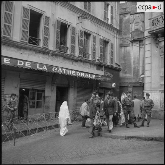 La place cardinal Lavigerie.