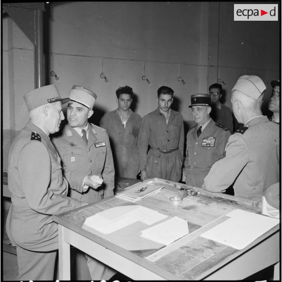 Visite des ateliers du centre d'instruction de l'arme blindée et cavalerie (CIABC) au quartier Holbecq.