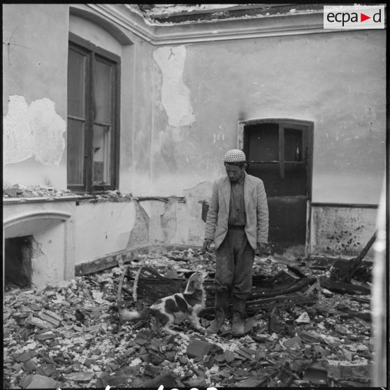 Les dégâts occasionnés par l'incendie de la ferme Sidgès, dite "ferme des Anglais".