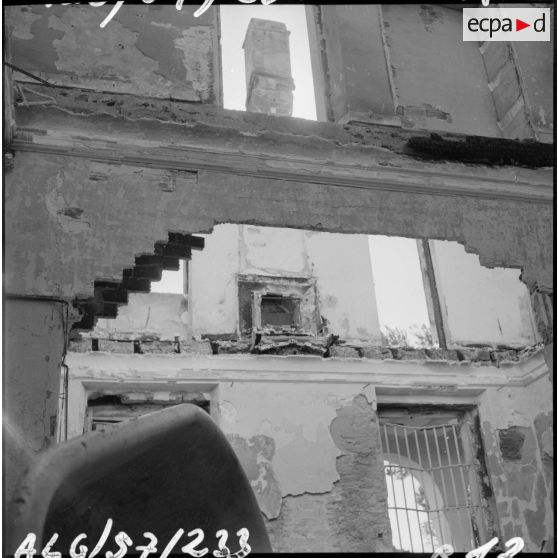 Les dégâts occasionnés par l'incendie de la ferme Sidgès, dite "ferme des Anglais".