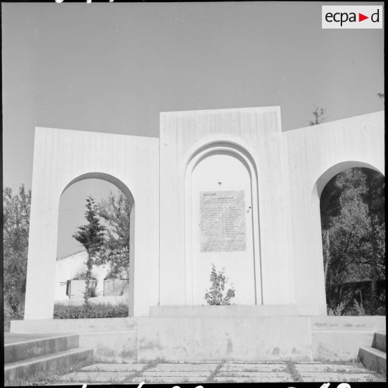 Monument commémorant la rencontre préparative au débarquement de novembre 1942 en Afrique du nord.