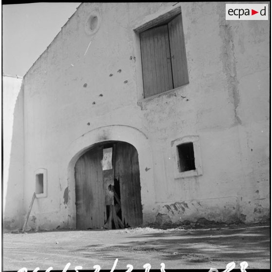 Les dégâts occasionnés par l'incendie de la ferme Sidgès, dite "ferme des Anglais".