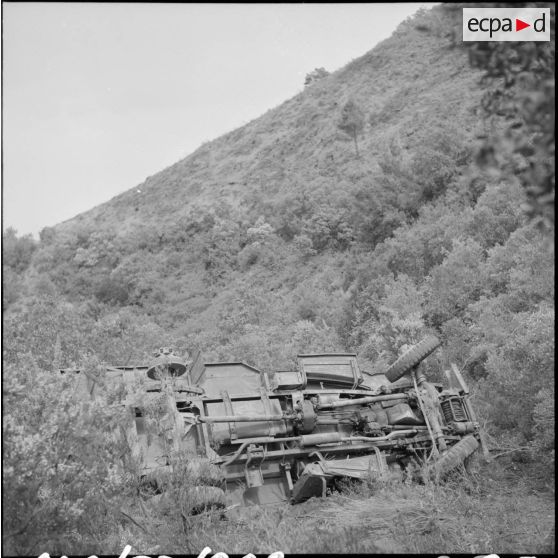 Camion GMC accidenté.