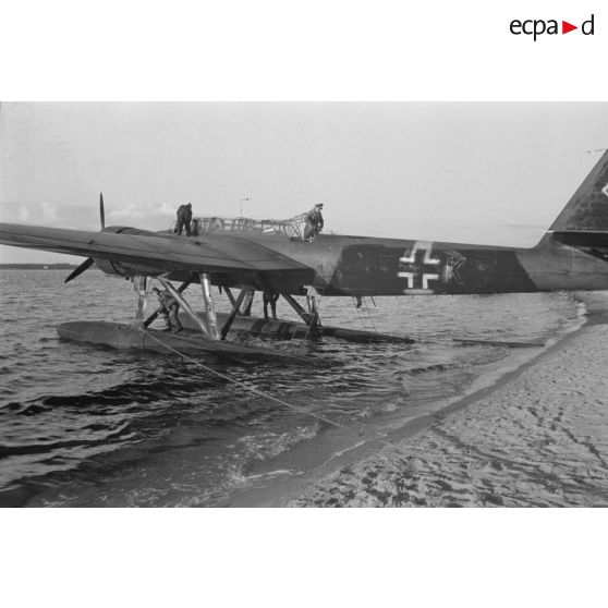 Un hydravion He-115-B1 du Kuestenfliegergruppe-406, se prépare à décoller pour une mission.