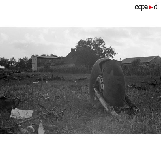 Débris d'un avion britannique Wellington-MK1, tombé au dessus de l'Allemagne lors d'un raid de bombardement en 1940.