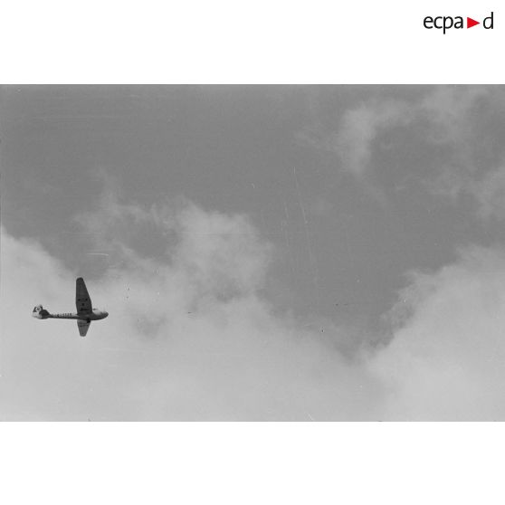Le planeur monoplace de type DFS Habicht, codé D4-1135 du N.S.F.K. (Nationalistischen Flieger-Korps)