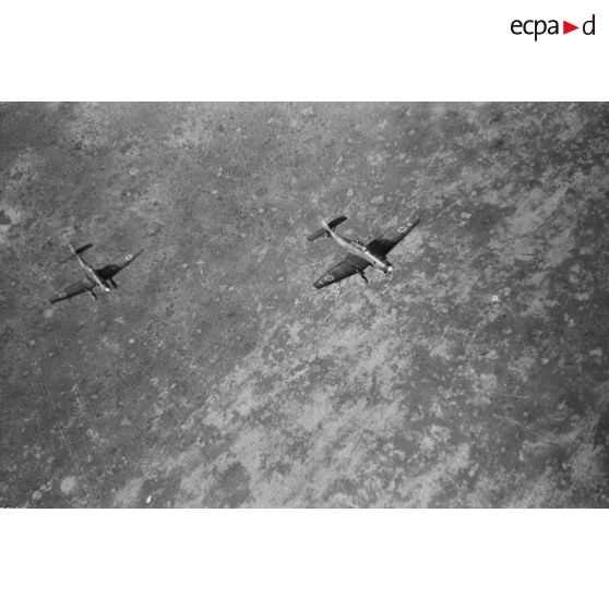 Deux Ju-87-B Stuka du Sturzkampfgeschwader (I-StG-5) survolent la Finlande.