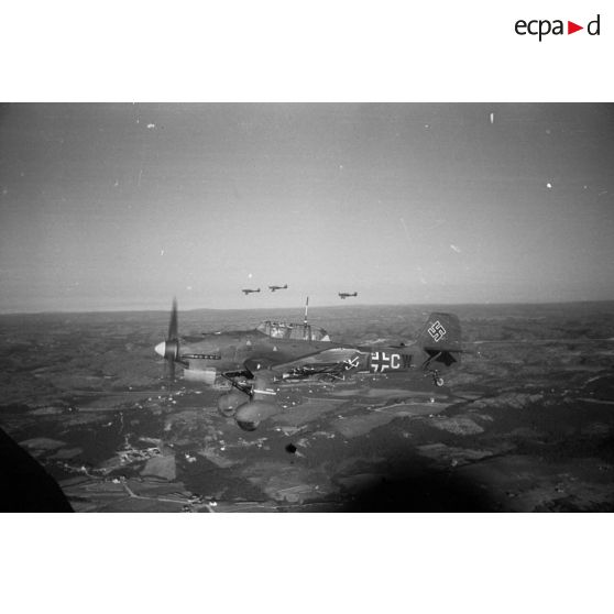 Des bombardiers Junkers Ju-87-B Stuka du Sturzkampfgeschwader 5.