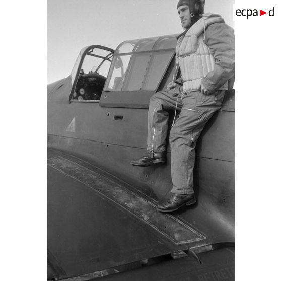 Un membre d'équipage d'un bombardier Junkers Ju-87-B Stuka.